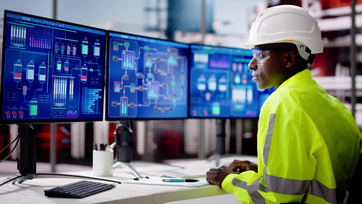 engineer-monitoring-manufacturing-control-room
