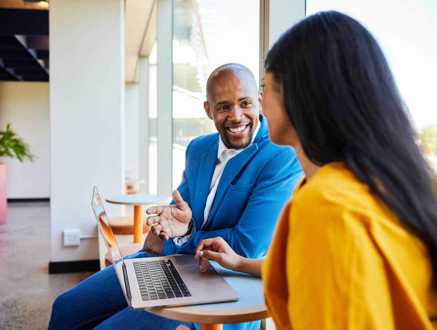 tech-mentor-and-business-leader-at-laptop